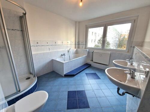 Foto - 3-Zimmer-Wohnung mit XXL-Tageslichtbad zu vermieten