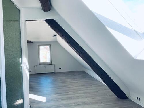 Foto - DG- Wohnung zu vermieten - 530,00 EUR Kaltmiete,