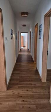 Foto - Helle 3 Zimmer Einliegerwohnung Wohnzimmer, Küche, Bad