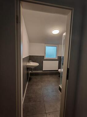 Foto - Moderne 2-Zimmer Wohnung – 90 m² – 2023 teilmöbeliert saniert