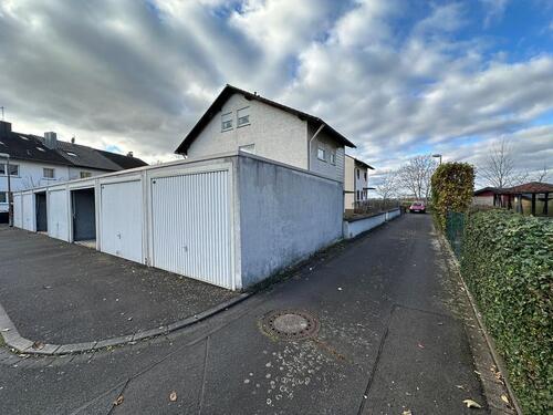 Foto - Garage mit Schwingtor zu Vermieten