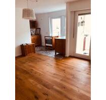 Charmante Eigentumswohnung mit Balkon, Aufzug und Garage - Saarbrücken Neue Bremm