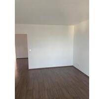 Attraktive 3-Zimmer-Wohnung mit EBK, Balkon und Tiefgarage - Pforzheim Eutingen