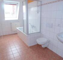 Schöne 2 Zimmer Dachgeschoßwohnung in Werdau zu vermieten!