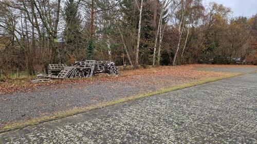 Foto - Stellplätze für PKW Wohnwagen etc.