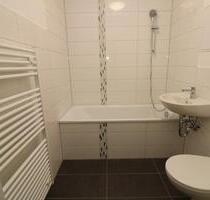 Viel Platz für große Träume - 2RW mit riesigem Wohnzimmer, Badewanne und Balkon - Freiberg