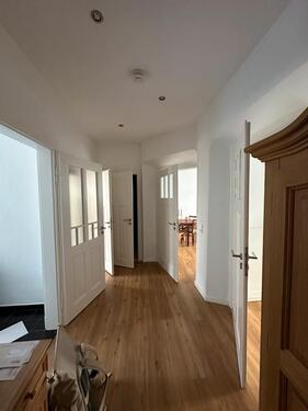 Foto - Stilvolle 3-Zimmer-Wohnung mit Balkon Hochpaterre & EBK im Altbau