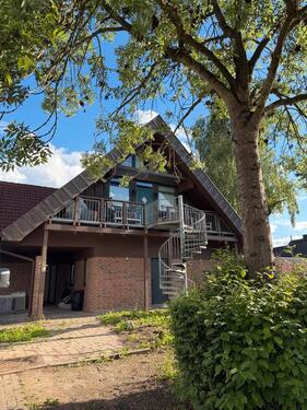 Foto - Großzügiges Einfamilienhaus mit zwei Wohneinheiten