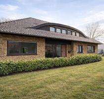 Einfamilienhaus mit Schwimmhalle, Sauna & großzügigem Grundstück - Wietmarschen