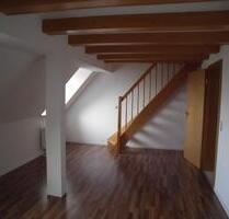 Gemütliche 2-Raum-Dachgeschoss-Maisonettewohnung mit Einbauküche - Reichenbach im Vogtland