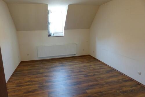 Foto - Große 4 Zimmer Wohnung mit Küche und Bad