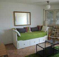 Sonnige, ruhige Einzimmer-Wohnung, großer Balkon, vollmöbliert - Stuttgart Degerloch