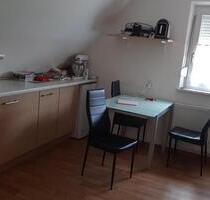 Zentrale 2-Zimmer-Wohnung mit ausgebautem Dachboden & Einbauküche - Schweinfurt Bellevue