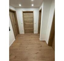 Vollständig renovierte Wohnung mit zwei Zimmern und Balkon in Sch - Schwandorf