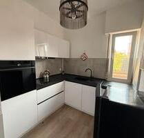 helle 3-Zimmer-Wohnung mit hohen Decken und Main-Nähe - Hanau Großauheim