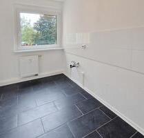 Wir renovieren! 2-Zimmer-Wohnung mit Balkon in grüner Umgebung! - Colditz