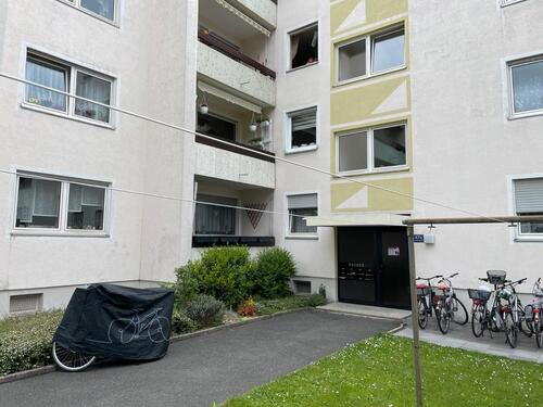 Foto - 3,5-Zi-ETW, vermietet, Bad u. WC, Einbauküche, Stellplatz