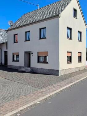 Foto - Haus mit Nebengebäude in Wiesbaum - von Privat -