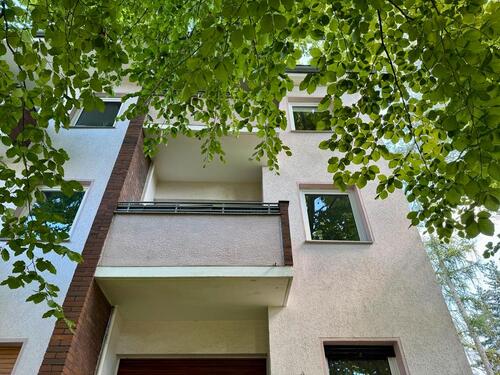 Foto - Frisch sanierte 2,5-Zimmer-Wohnung mit Balkon - sofort Einzug