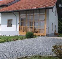 Haus zu verkaufen - 299.000,00&nbsp;EUR Kaufpreis, ca.&nbsp; 90,00&nbsp;m&sup2; in Schöfweg (PLZ: 94572)