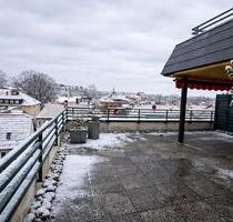 Über den Dächern Reutlingens: großzügige 3-Zimmer-DG mit Dachterrasse & Aufzug