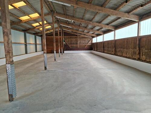 Foto - Halle, Lagerhalle zu vermieten - 4,00&nbsp;EUR Miete,
