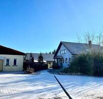 Grundstück mit zwei Häusern und einer Halle + Anliegerwohnung - Wiesentheid