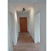 3 Zi. Whg. mit Balkon, Einbauküche, Kellerraum - Hameln