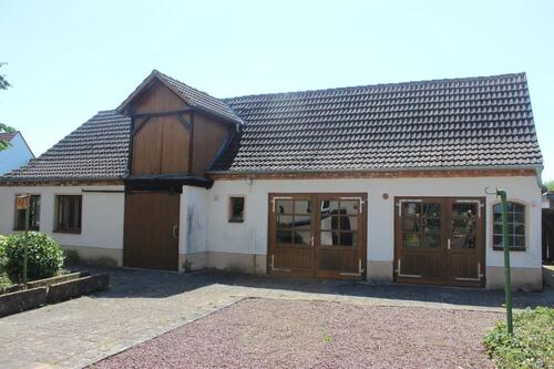 Foto - Einfamilienhaus mit großem Nebengebäude