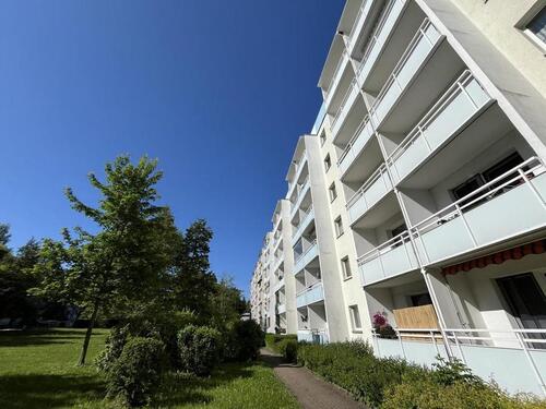 Foto - 3-Raum-Wohnung mit offenem Wohn-Essbereich und Balkon