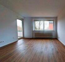 **Komfortabel ausgestattete 2-Zimmer-Wohnung mit BALKON und moderner EBK** - Rendsburg