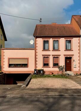 Foto - Ein- bis Zweifamilienhaus mit großem Grundstück