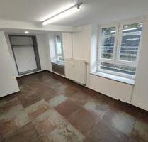 Zentrumsnahe EG Whg. auf 2 Etagen mit eigenem Garten und Eingang - Mosbach