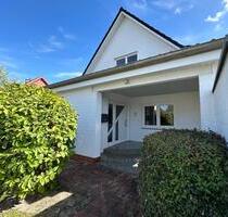 Am See, im Grünen: Modernisiertes, freistehendes Einfamilienhaus - Oyten