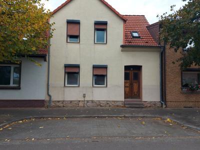 Foto - Schönes Einfamilienreihenhaus möchte aus dem Dornröschenschlaf ge