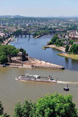 Foto - Voll möbliertes WG-Zimmer in der Altstadt nur FRAUEN