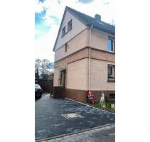 Charmante Doppelhaushälfte mit großem Garten im Duisburger Süden