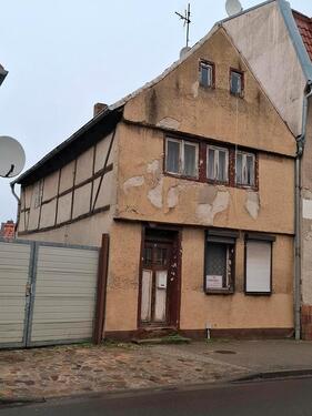 Foto - Schnäppchenhaus - 25.000,00&nbsp;EUR Kaufpreis, ca.&nbsp; 86,00&nbsp;m&sup2;