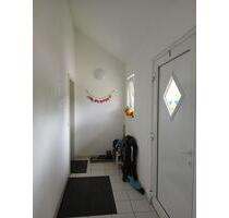 4ZKB Wohnung in einer DHH mit einem gemeinsamen Eingang zur Miete ab 01.12.25 frei, 1.260,00 € Warmmiete inkl. Stellplatz und NK-Vorauszahlung - Kirkel