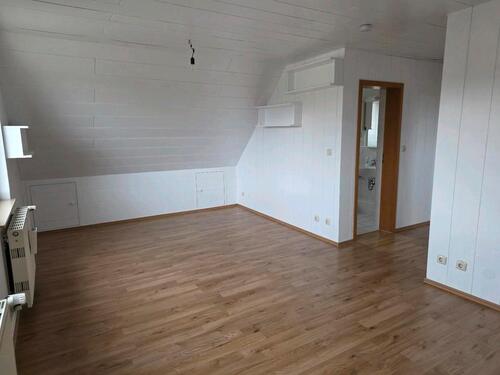 Foto - 2-Zimmer DG-Wohnung ca. 48 m² – frisch renoviert – zentral