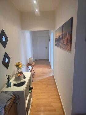 Foto - 2 Zimmer Erdgeschosswohnung, Balkon, EBK & Stellplatz von Privat