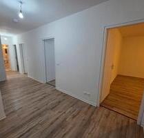 helle 4-Zimmer-Wohnung mit großem Balkon - Saarbrücken Eschberg