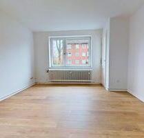 Perfekt für eine kleine Familie: Moderne 4-Zimmer-Wohnung mit BALKON, EBK und modernem Wannenbad - Rendsburg