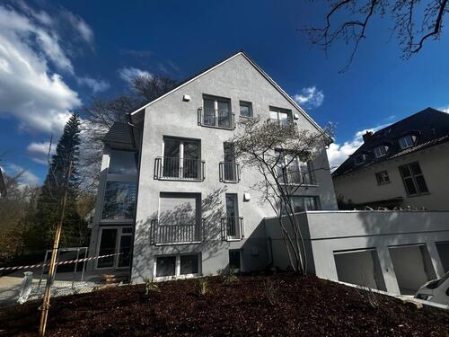 Foto - Neue Dachgeschosswohnung mit großem Balkon und Einbauküche