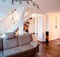 Lichtdurchflutete Maisonettewohnung mit französischem Balkon - Nürnberg Rabus