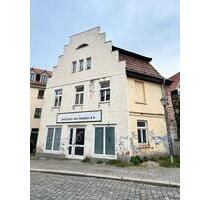 CURRYWURST MIT POMMES…?! - 111,00 EUR Kaltmiete, in Quedlinburg (PLZ: 06484)