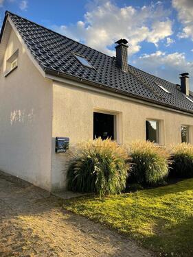 Foto - Modernisierte DHH am Feldrand, gr. Grundstück mit Bebauungsoption