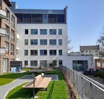 NUR ! FÜR STUDIERENDE (DUAL ODER VOLLZEIT): WG-Zimmer in moderner 6er WG - Kiel Ravensberg