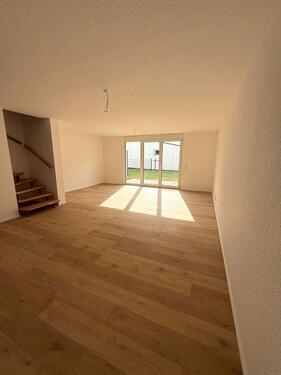 Foto - Erstbezug - Reihenhaus mit Garten, Terrasse und Stellplatz