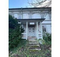 Attraktives Mehrfamilienhaus mit Gewerbeeinheit - Waltershausen